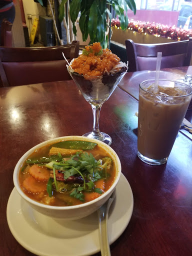Image of Tiparos Thai Cuisine & Sushi Bar